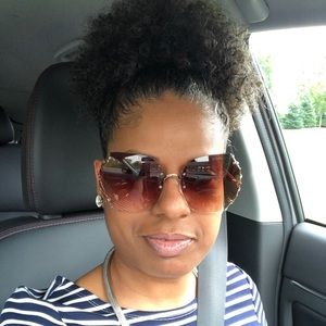 Meet your Posher, Demetria